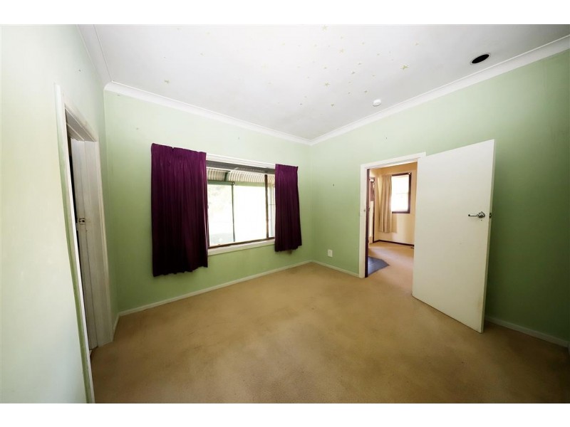 185 Capper Street, Tumut NSW 2720