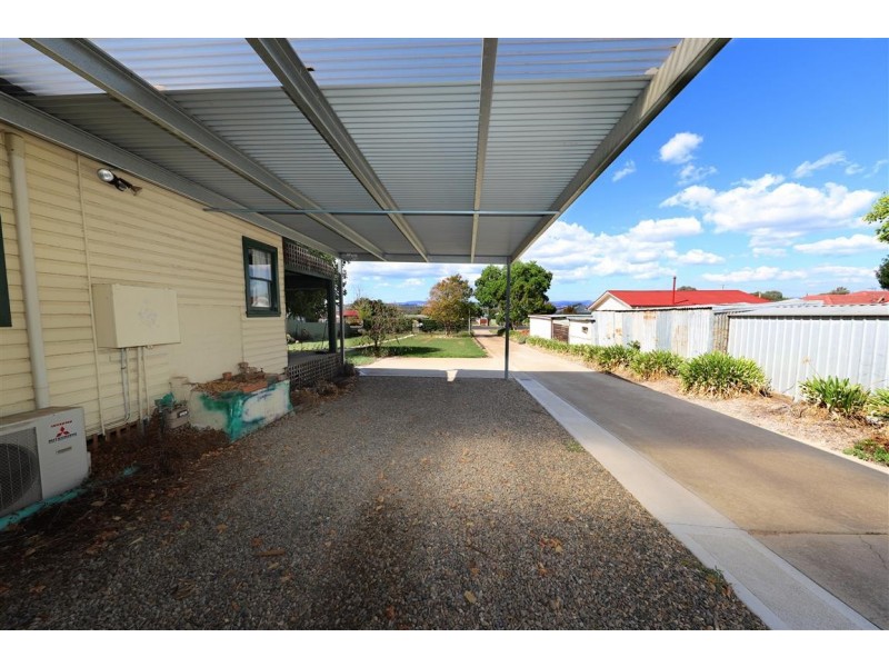 185 Capper Street, Tumut NSW 2720