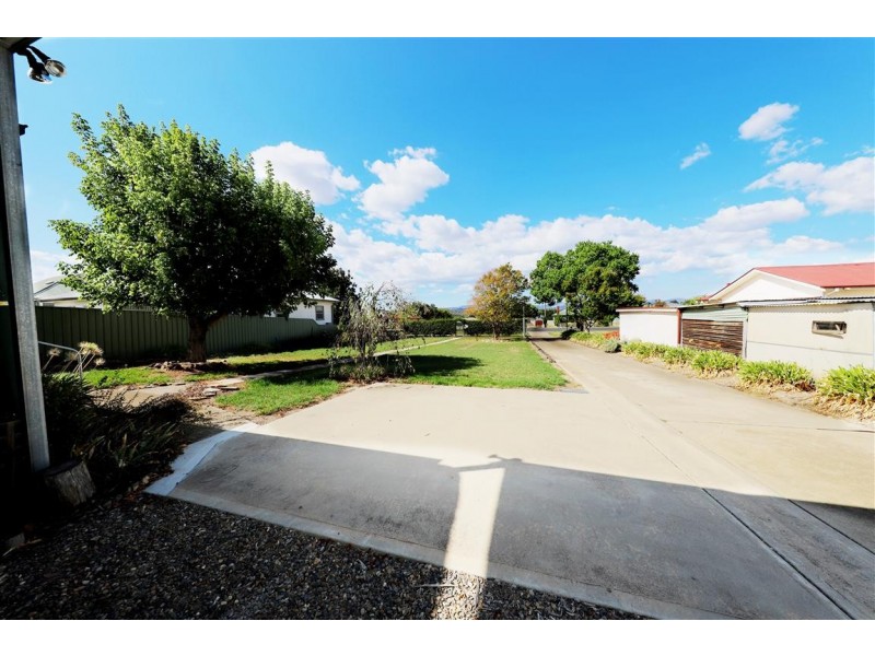 185 Capper Street, Tumut NSW 2720
