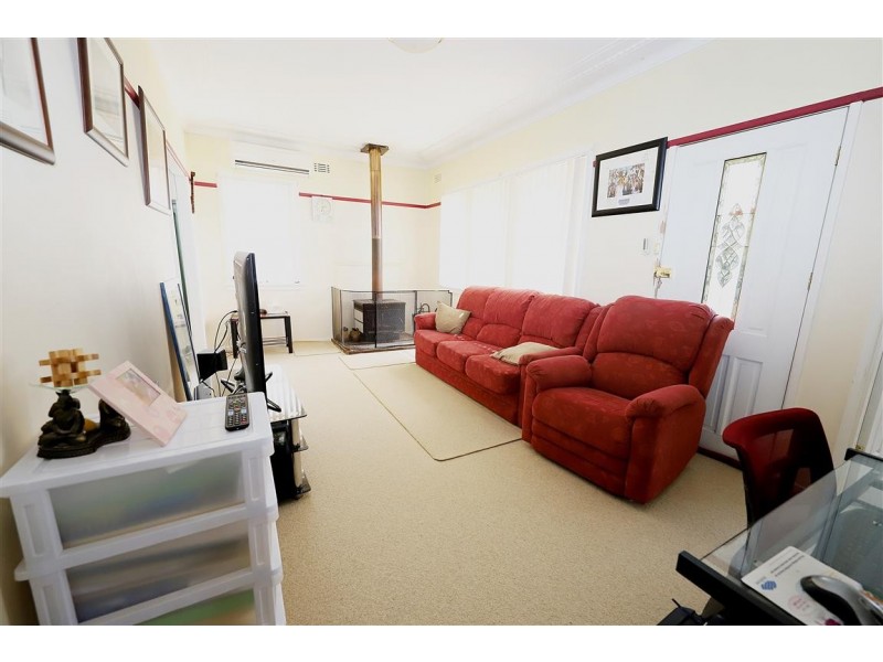 114 Broughton Street, Tumut NSW 2720