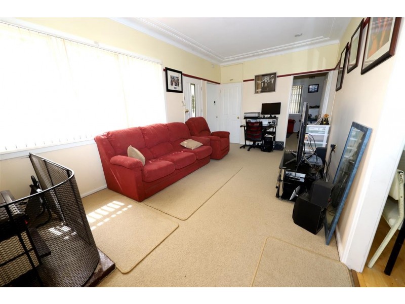 114 Broughton Street, Tumut NSW 2720