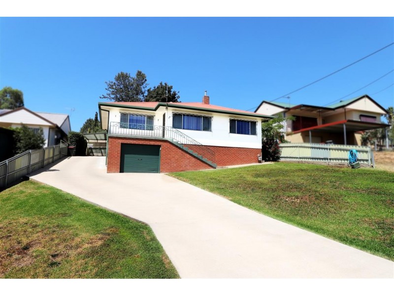 34 Clarke Street, Tumut NSW 2720