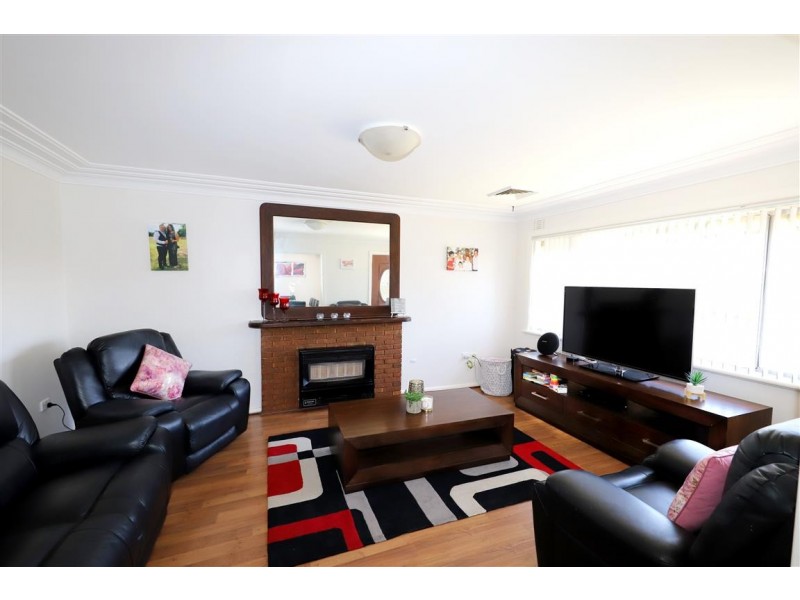 34 Clarke Street, Tumut NSW 2720