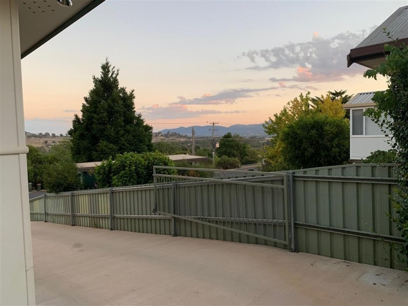 34 Clarke Street, Tumut NSW 2720