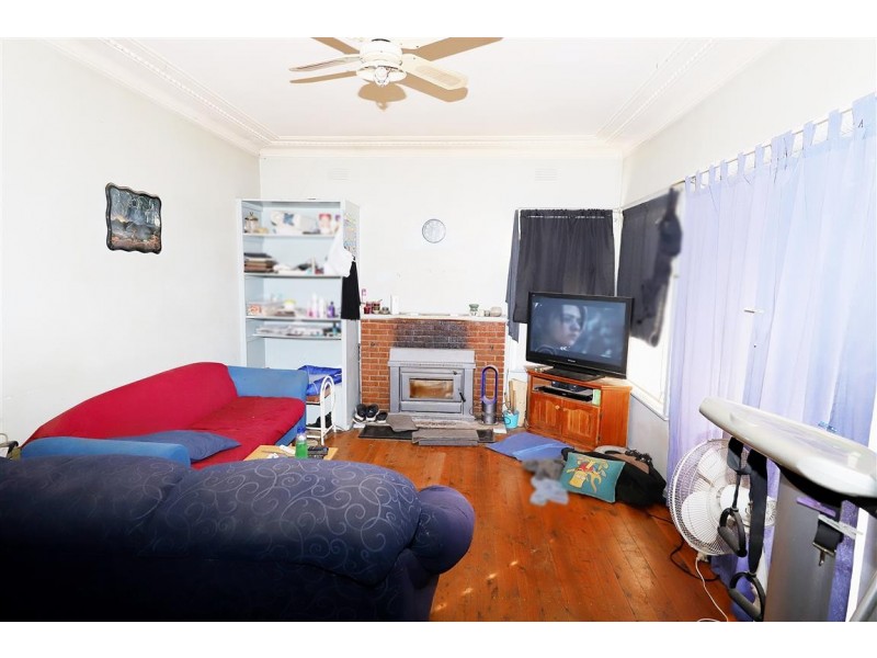 136 Simpson Street, Tumut NSW 2720