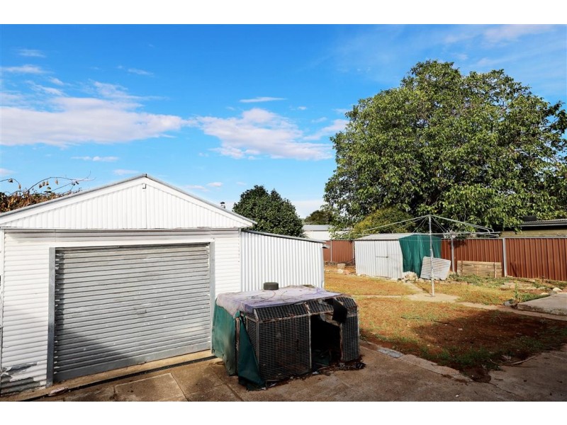 136 Simpson Street, Tumut NSW 2720
