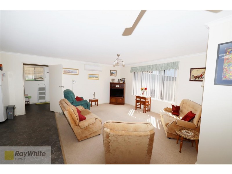 33 Simpson Street, Tumut NSW 2720