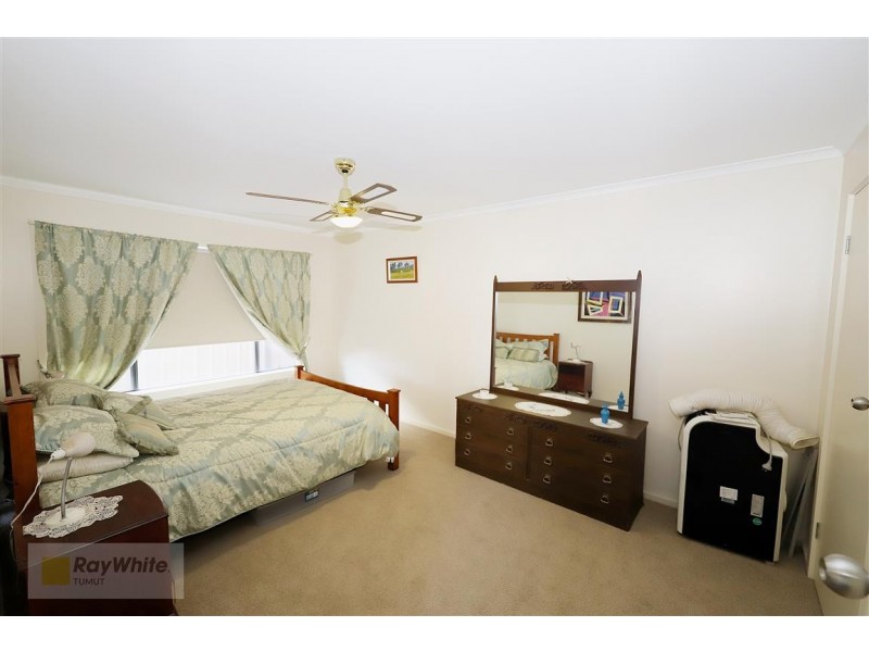33 Simpson Street, Tumut NSW 2720