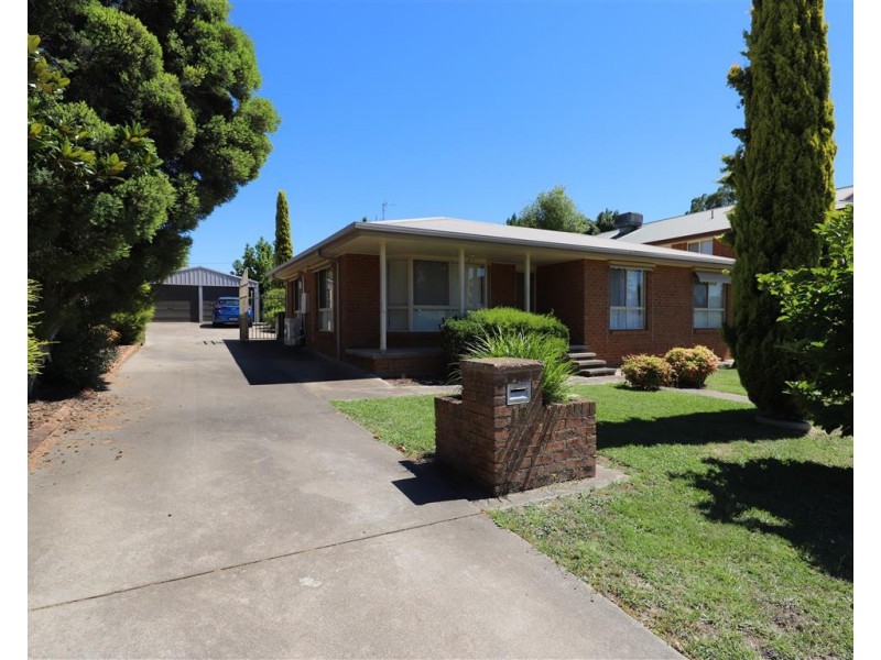 13 Martin Place, Tumut NSW 2720