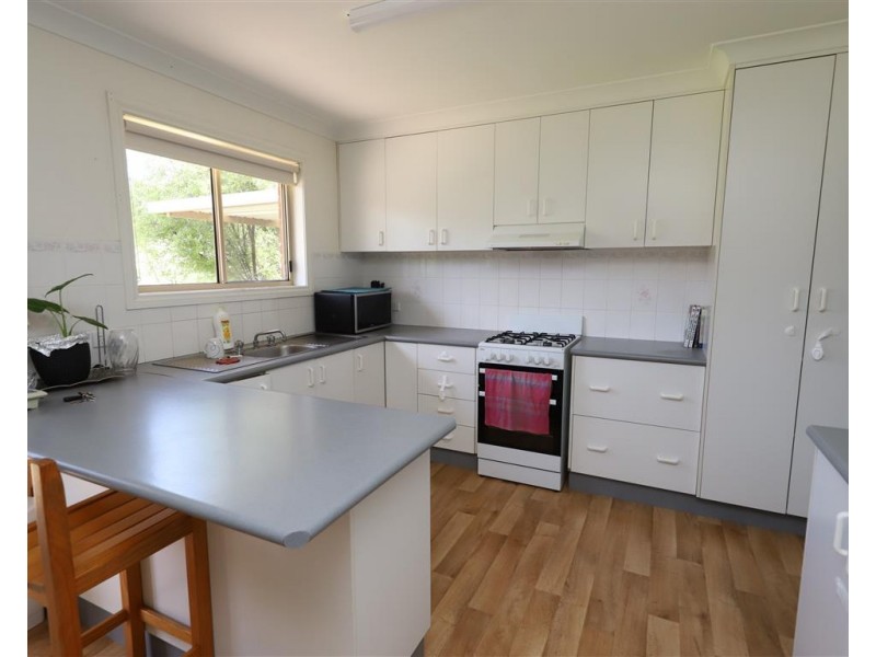 13 Martin Place, Tumut NSW 2720
