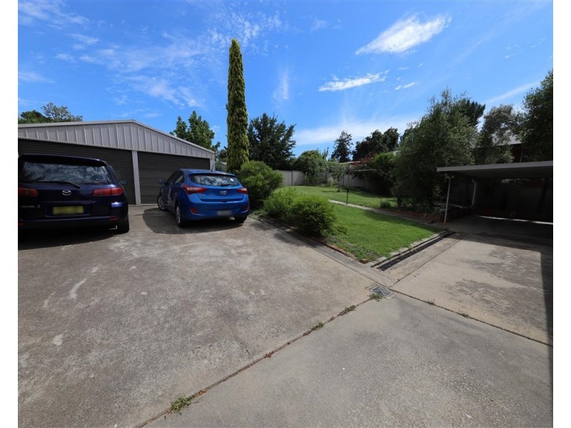 13 Martin Place, Tumut NSW 2720