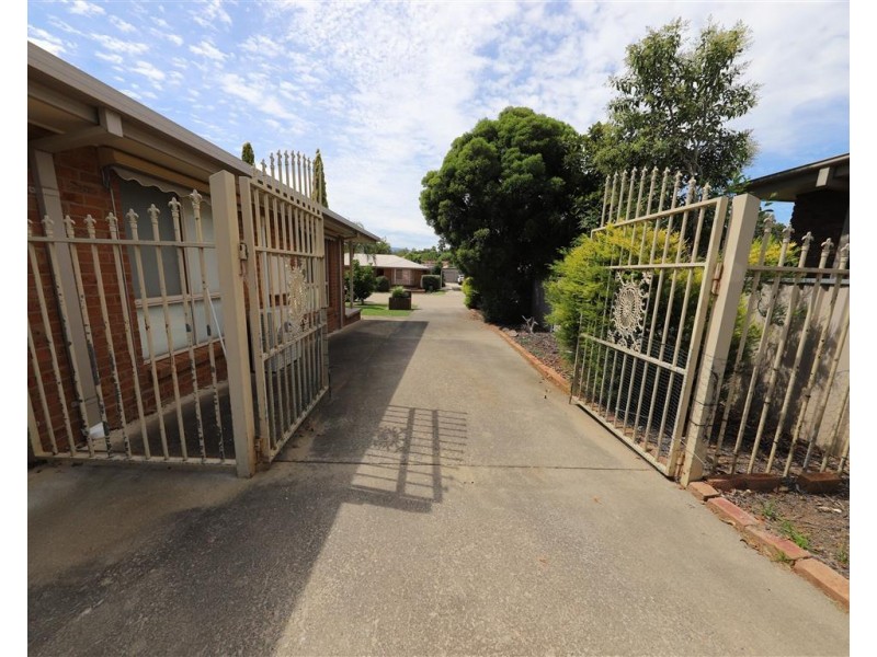 13 Martin Place, Tumut NSW 2720