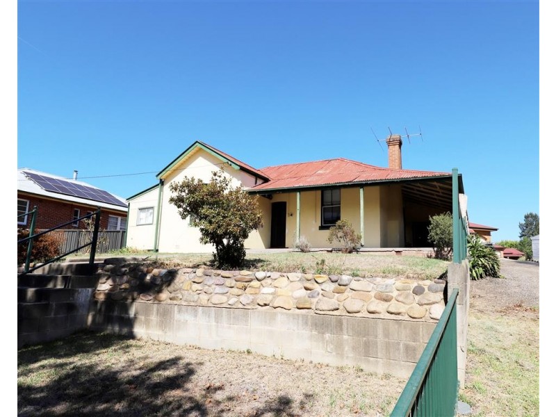 7 Capper Street, Tumut NSW 2720