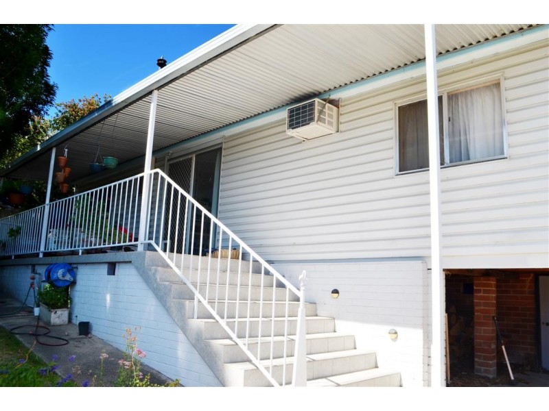 4 Lambie Street, Tumut NSW 2720