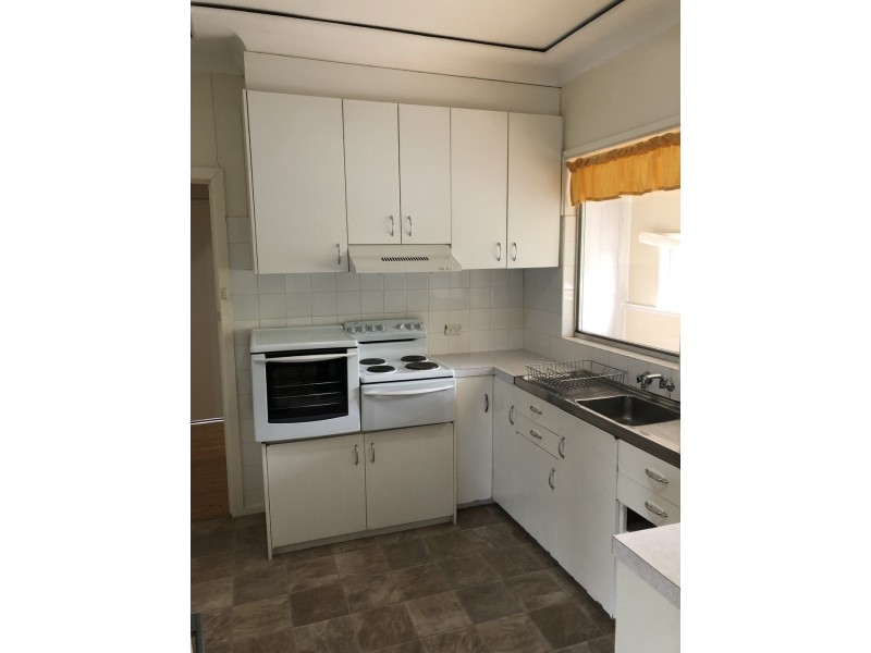 159 Simpson Street, Tumut NSW 2720