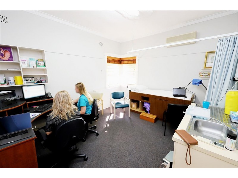 32 Merivale Street, Tumut NSW 2720