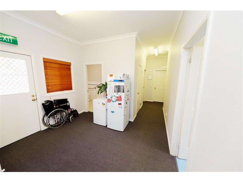 32 Merivale Street, Tumut NSW 2720