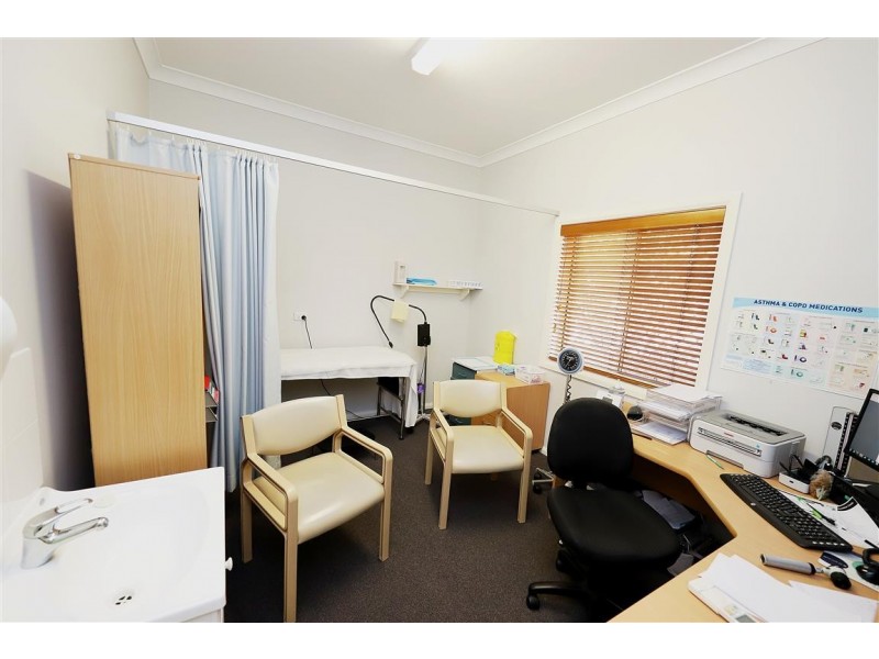 32 Merivale Street, Tumut NSW 2720