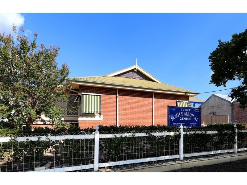 32 Merivale Street, Tumut NSW 2720