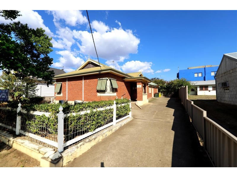 32 Merivale Street, Tumut NSW 2720