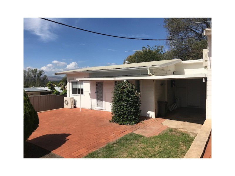 1/8-10 Robertson Street, Tumut NSW 2720