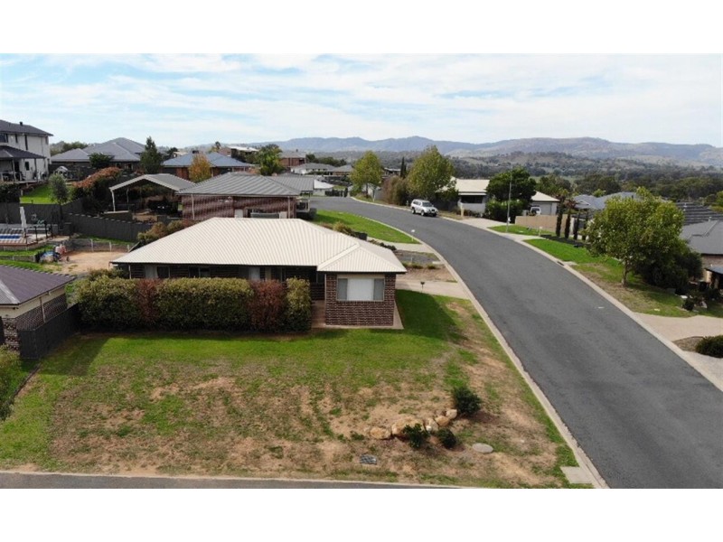 1/1 Lockeridge Drive, Tumut NSW 2720