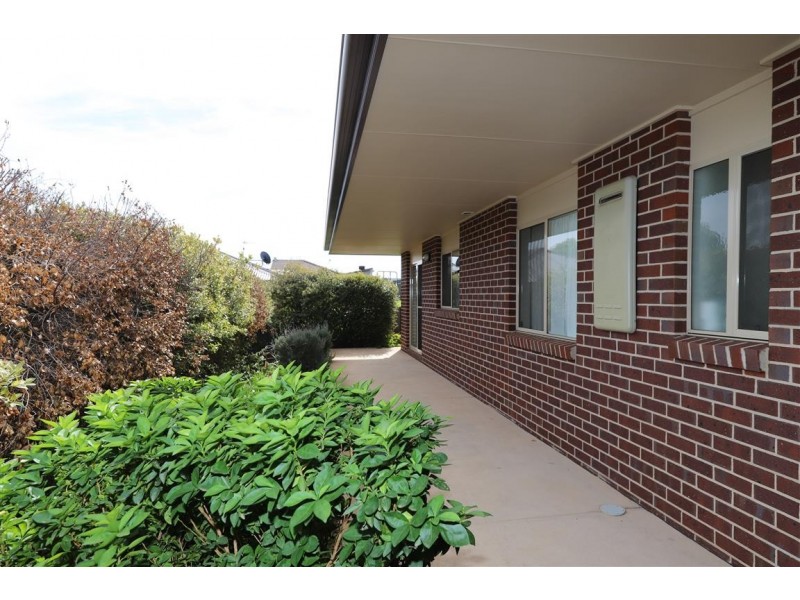 1/1 Lockeridge Drive, Tumut NSW 2720