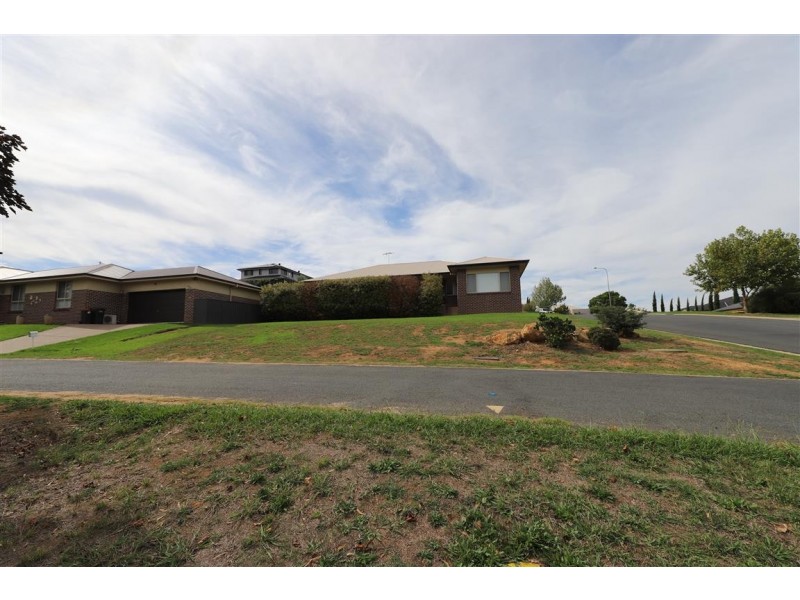 1/1 Lockeridge Drive, Tumut NSW 2720