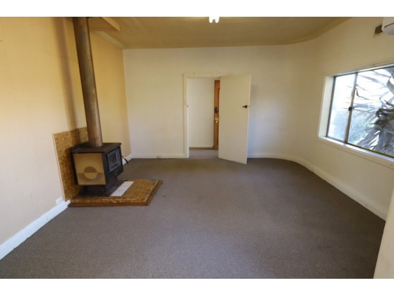 12 Reedy Street, Batlow NSW 2730