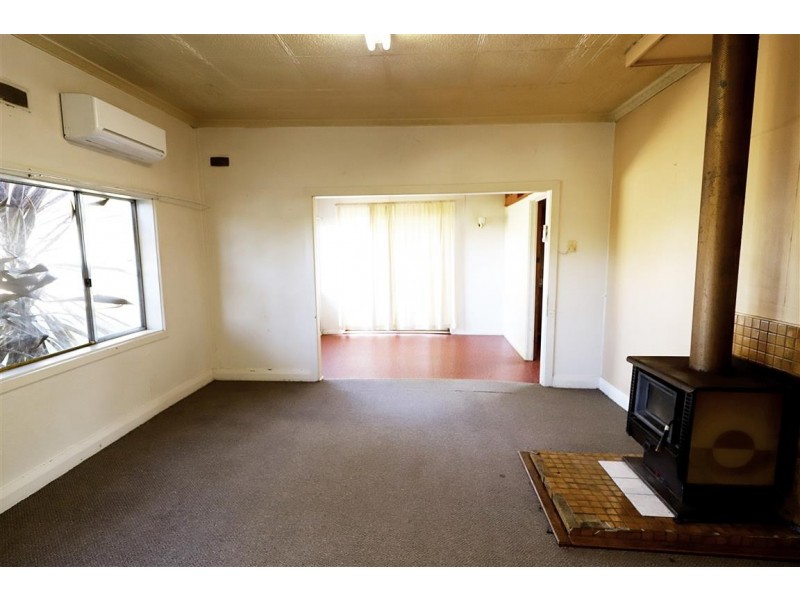 12 Reedy Street, Batlow NSW 2730