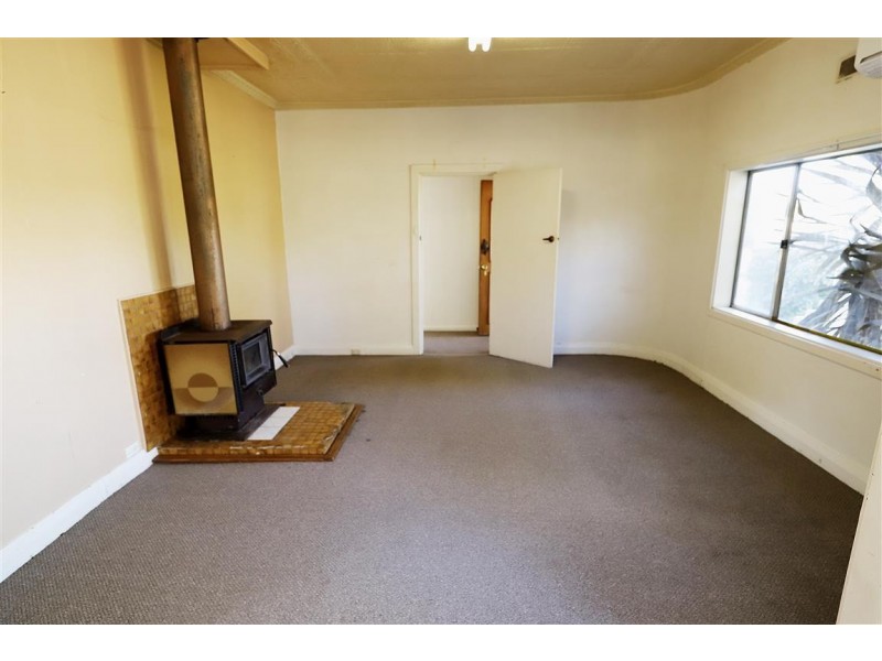 12 Reedy Street, Batlow NSW 2730