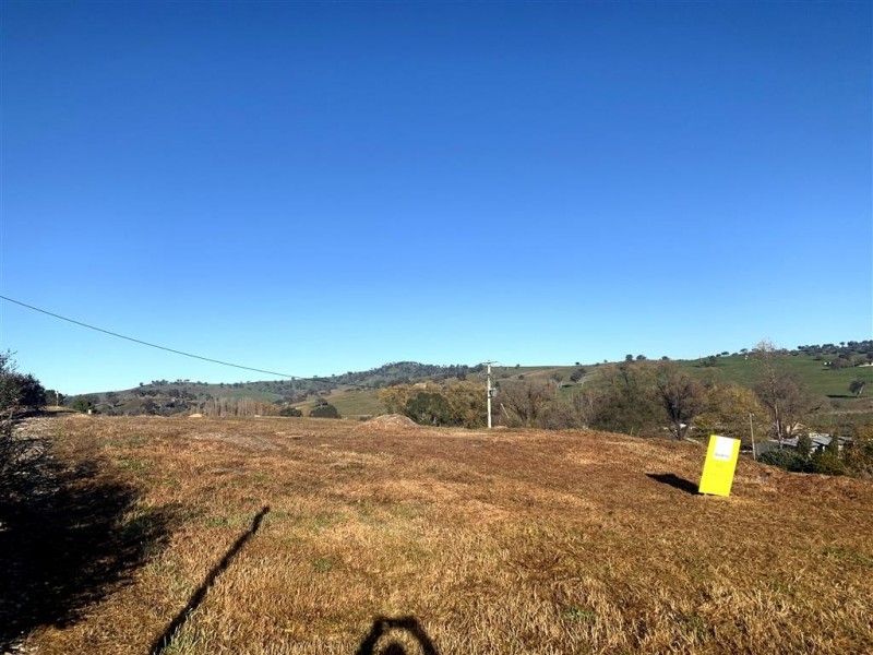 27 Gilmore Street, Adelong NSW 2729