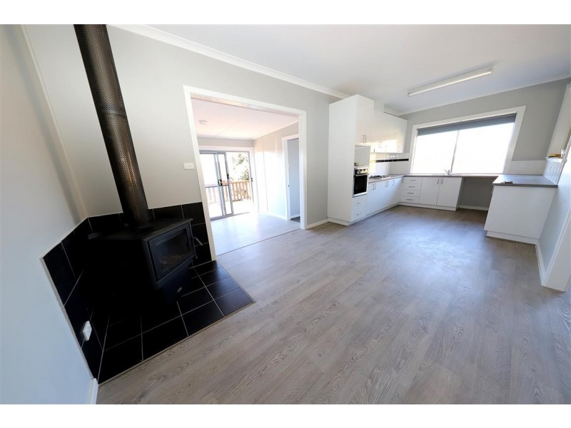 45 Sunnyside Avenue, Batlow NSW 2730