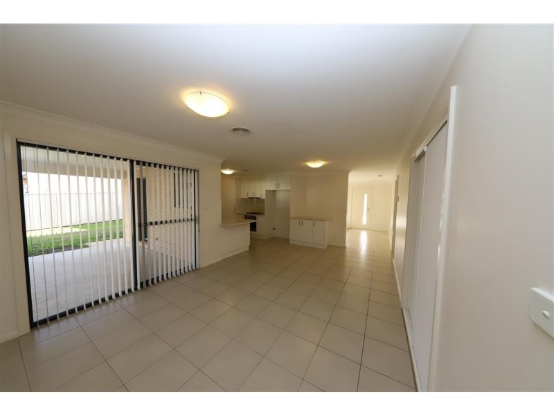 6 King Place, Tumut NSW 2720