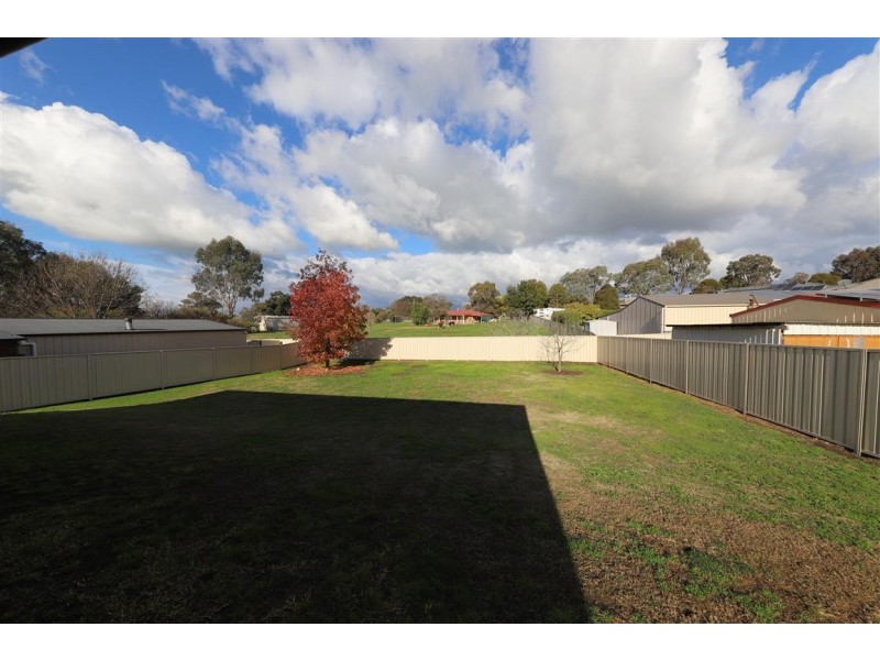 6 King Place, Tumut NSW 2720