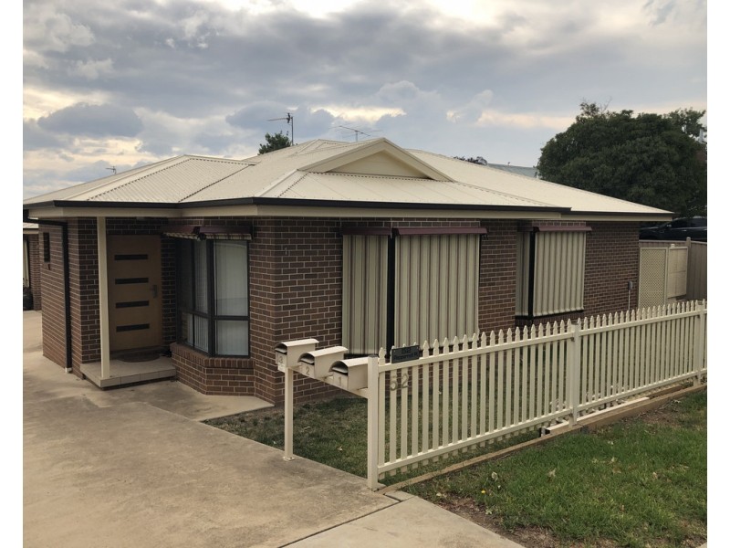 1/52 Simpson Street, Tumut NSW 2720