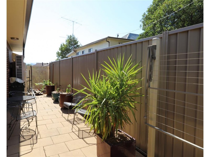 1/52 Simpson Street, Tumut NSW 2720
