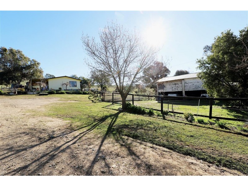 “Creekview” 1059 Grahamstown Road, Adelong NSW 2729