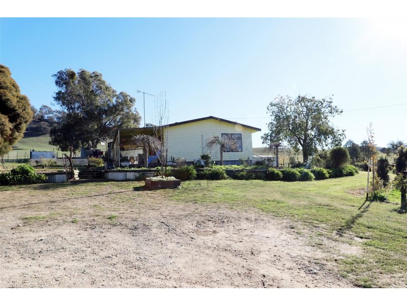 “Creekview” 1059 Grahamstown Road, Adelong NSW 2729