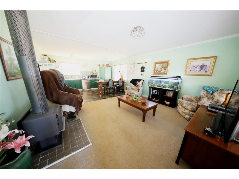 “Creekview” 1059 Grahamstown Road, Adelong NSW 2729