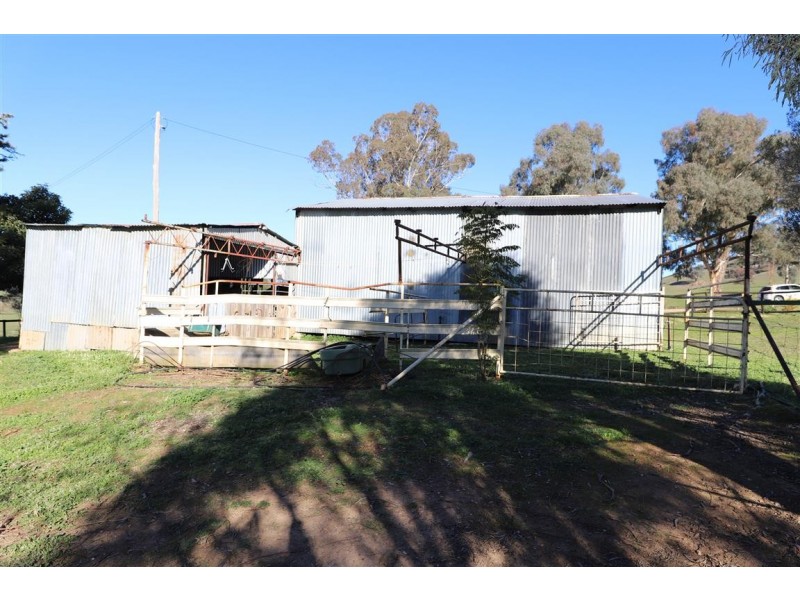 “Creekview” 1059 Grahamstown Road, Adelong NSW 2729