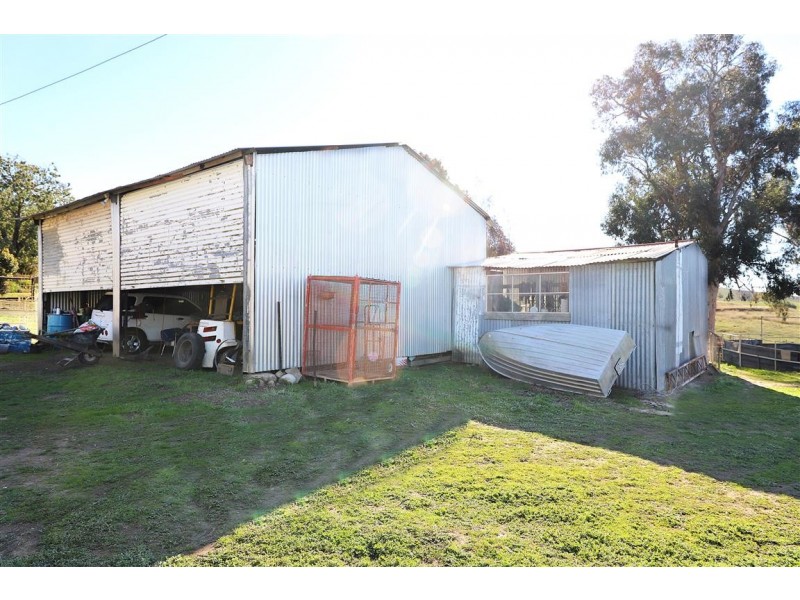 “Creekview” 1059 Grahamstown Road, Adelong NSW 2729