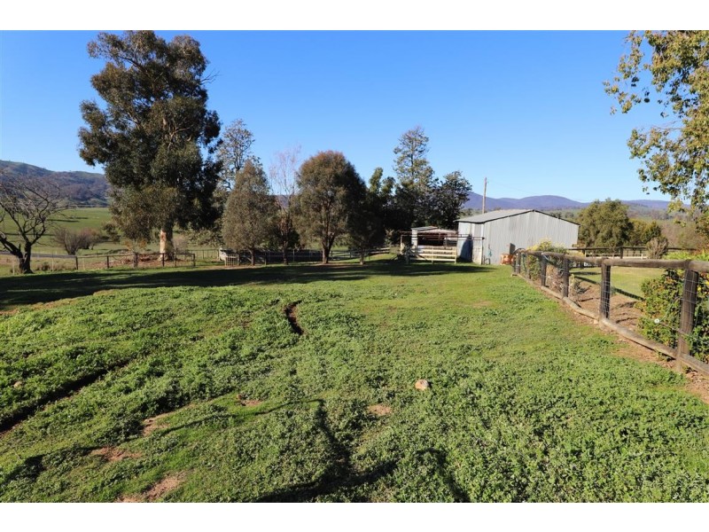 “Creekview” 1059 Grahamstown Road, Adelong NSW 2729