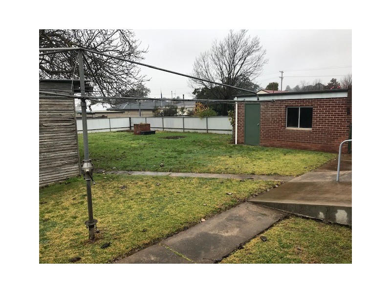 138 Simpson Street, Tumut NSW 2720