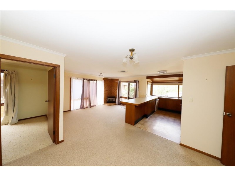 13 Bundara Crescent, Tumut NSW 2720
