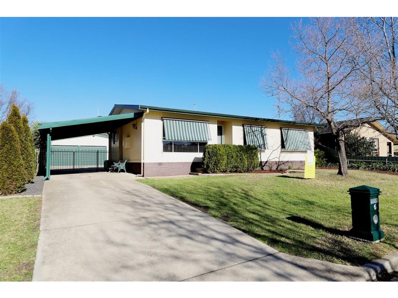 6 Carramar Crescent, Tumut NSW 2720