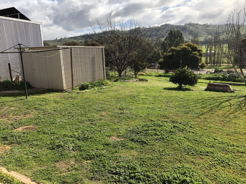 35 Mount Street, Gundagai NSW 2722