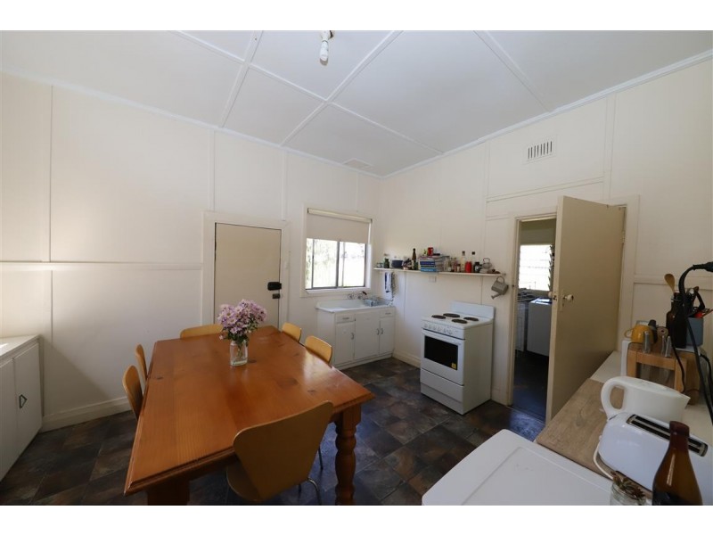 69 Capper Street, Tumut NSW 2720