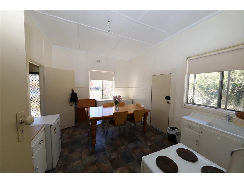 69 Capper Street, Tumut NSW 2720