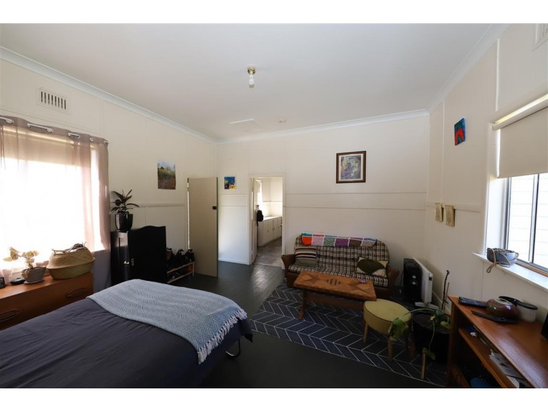 69 Capper Street, Tumut NSW 2720